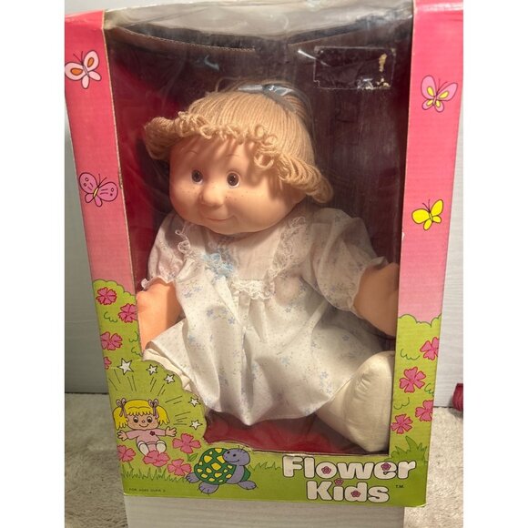 Flower Kids Doll By Blue Box Blond Hair White Blue Dress Freckles Brn Eyes 1983 - Picture 1 of 11
